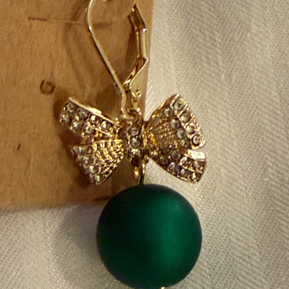 Bow Gold Tone Earrings New - Picture 8 of 8